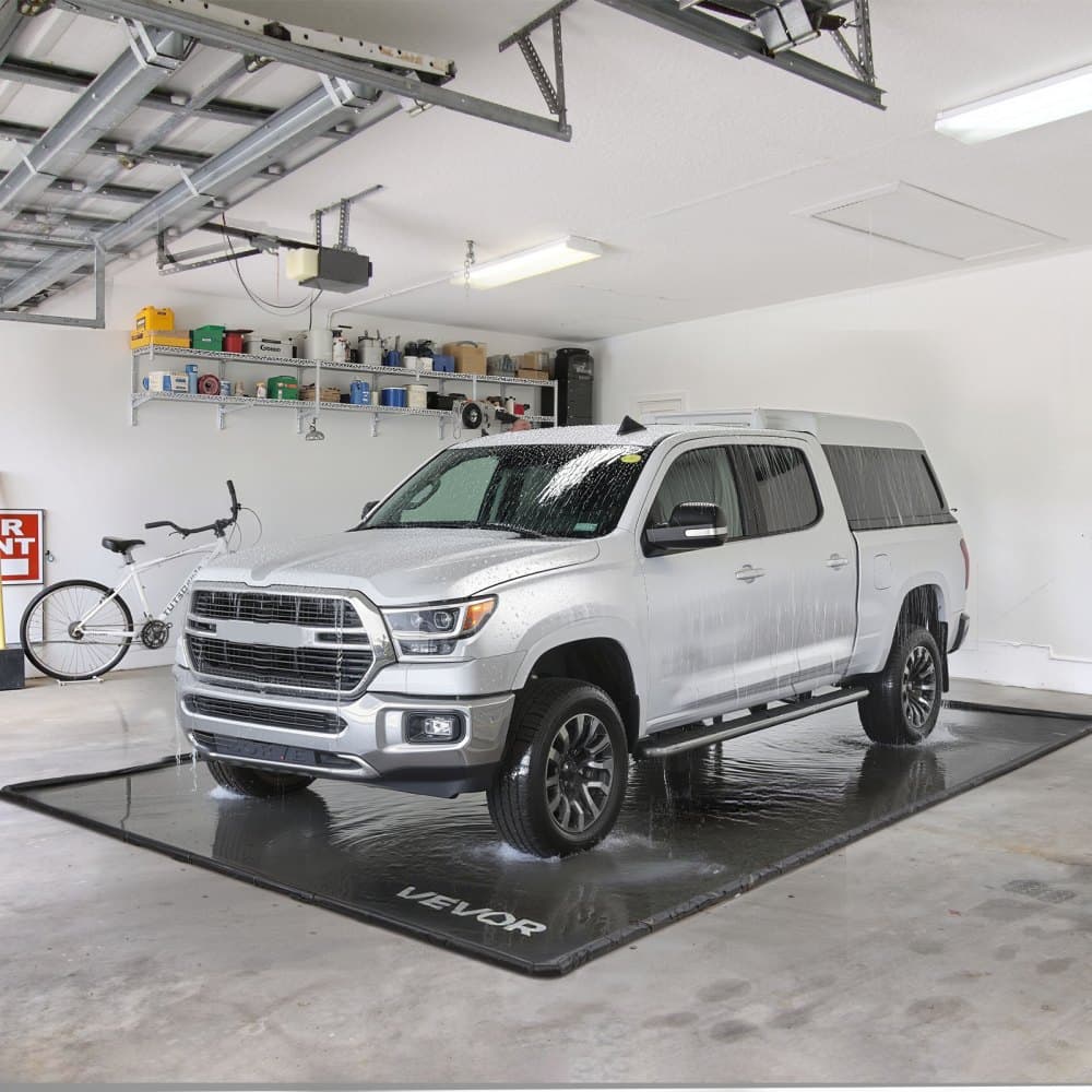 Mata zabezpieczająca, 2,6 x 6,1 m, antypoślizgowa mata garażowa z PCV z miotłą czyszczącą, wytrzymała, trwała, wodoodporna, chroniąca przed śniegiem, deszczem i błotem do samochodów osobowych, SUV-ów, ciężarówek, parkingowa, czarna